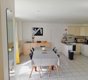 Dining - Country house, pets allowed - 7 guests (Hambers)
