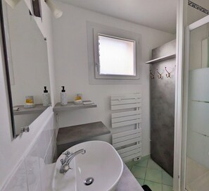 Bathroom - Country house, pets allowed - 7 guests (Hambers)