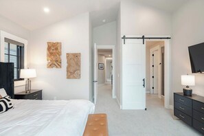 Room flows to ensuite and hallway - Gather & Glow | Downtowan House | Private Hot Tub (Winter Park)