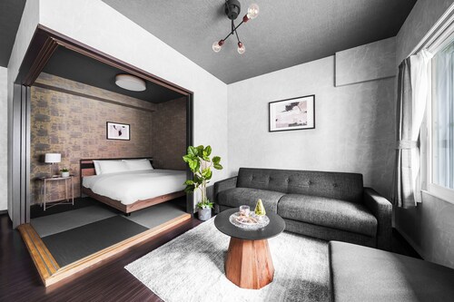 Edgewater Terrace 211