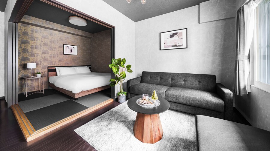 Edgewater Terrace 211