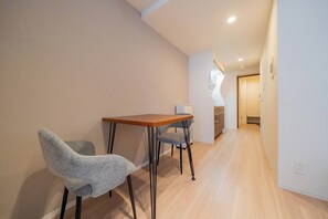 Dining - unito residence SHINSAIBASHI East (Chuo-ku,)