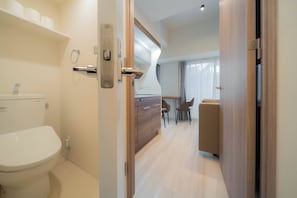 Bathroom - unito residence SHINSAIBASHI East (Chuo-ku,)