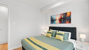 Iron/ironing board, WiFi, bed sheets