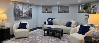 The Hideaway | Cozy 2BR Retreat in Pontiac