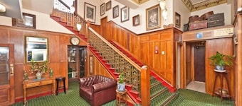 The grand Inn