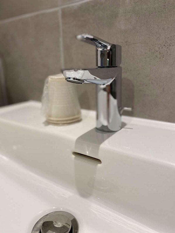 Room - Kyriad Direct Reims Bezannes (Reims)