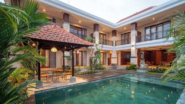 Kolam renang outdoor