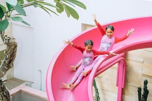 Pool - Luxury Malioboro Hotel (Yogyakarta)