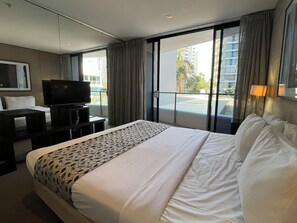 Room - The Enderley 2 Bedroom (Surfers Paradise)