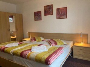 Unclassified image, 2 of 19, button - Hotel Waldhof (Buerglen)