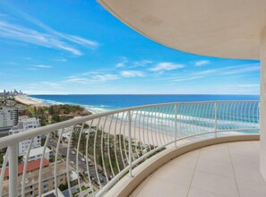 Property grounds - Burleigh Surf 18th Floor Spectacular Ocean Views (Gold Coast)