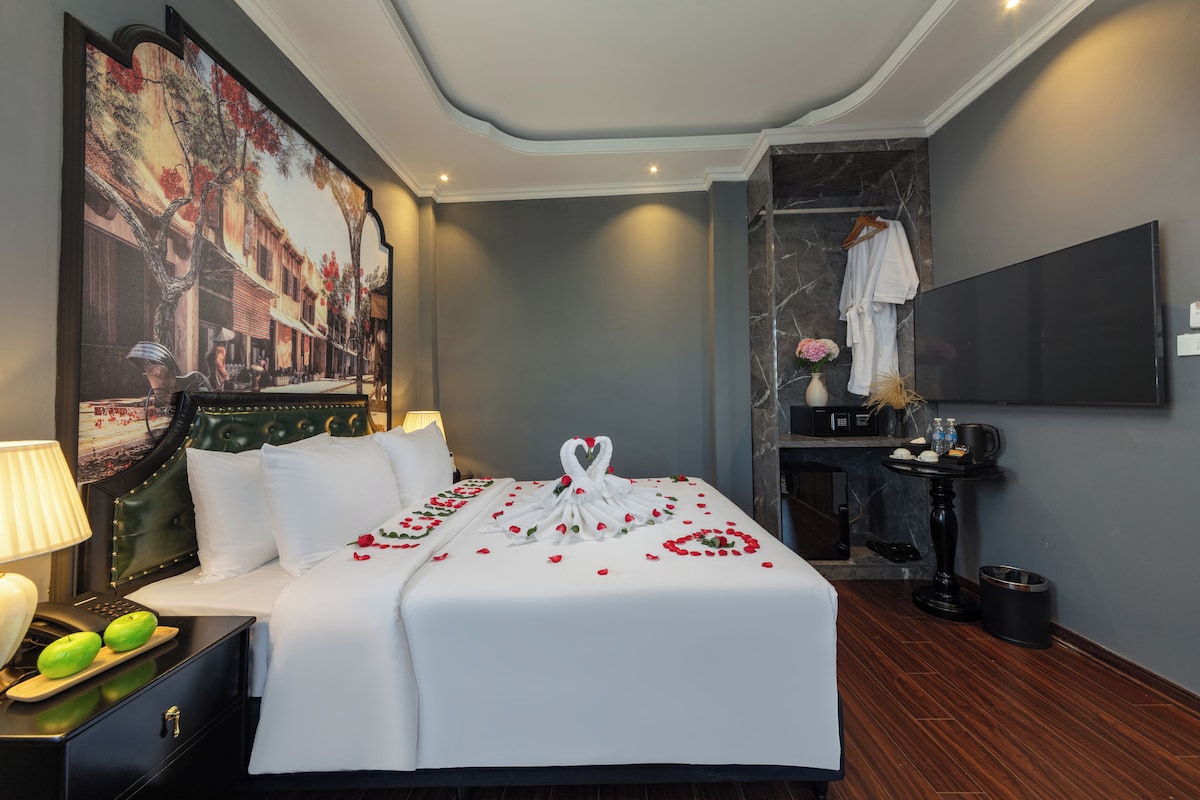 Superior Double Room | In-room safe, WiFi (free)