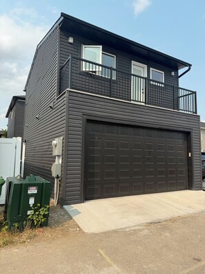 Unclassified image, 2 of 12, button - Cozy Laneway Suite in Harbour Landing (Regina)
