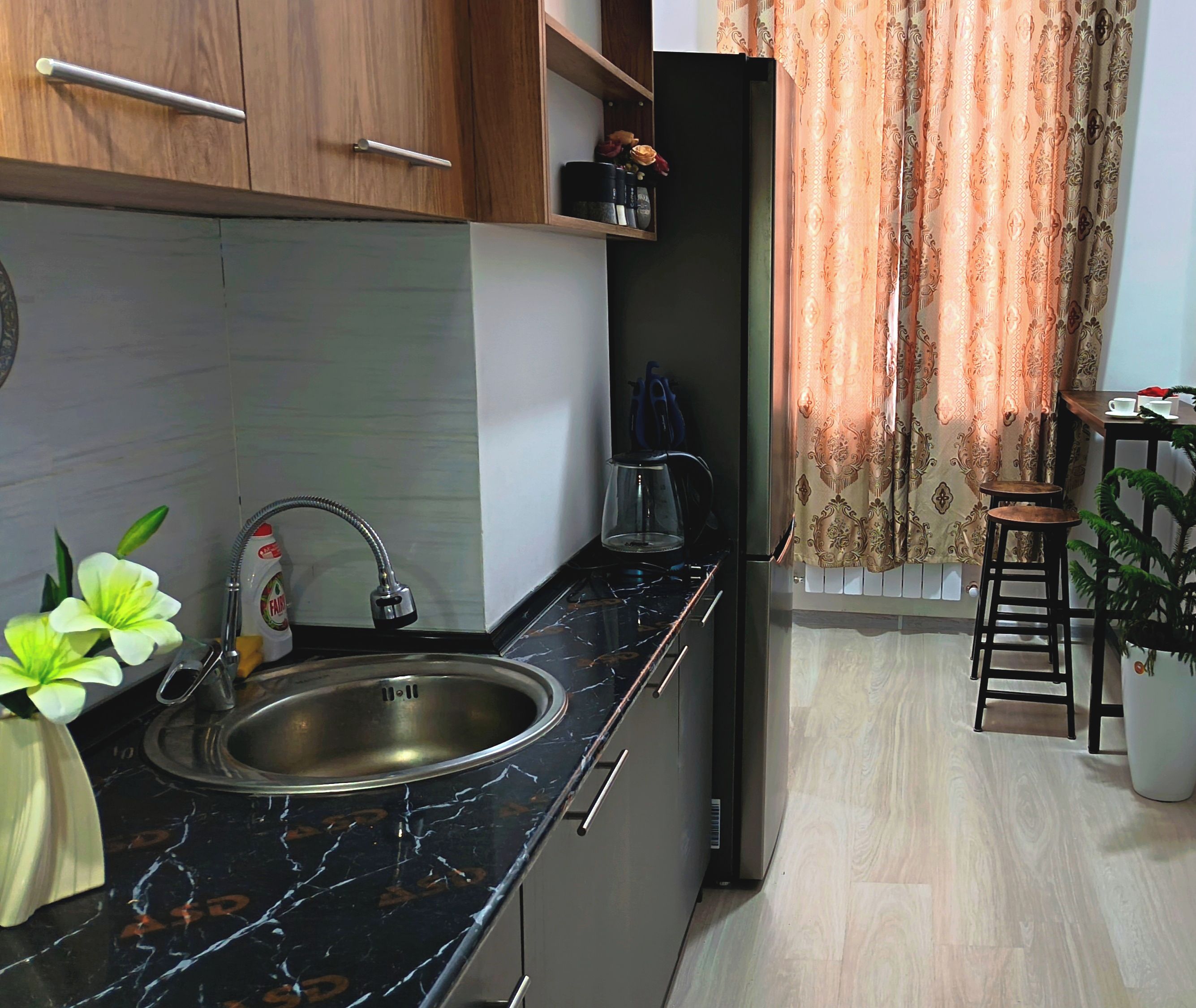 Comfort Apartment | Private kitchen | Cookware/dishes/utensils