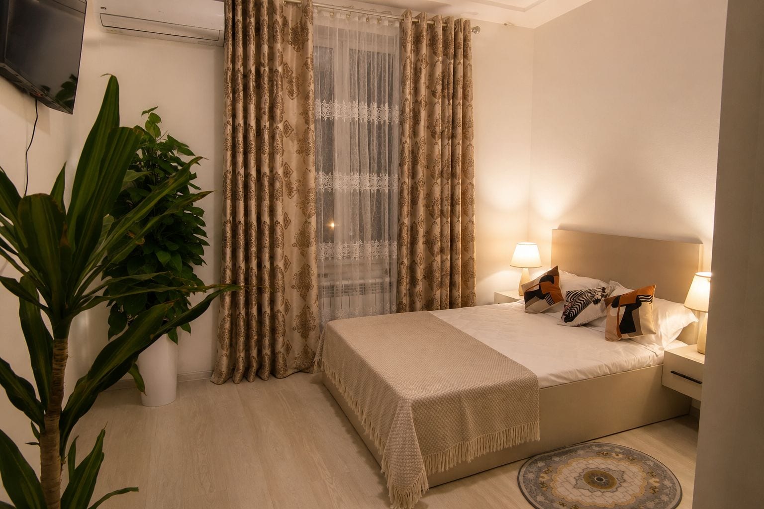 Apartment, City View | Iron/ironing board, WiFi (free)