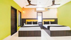 Room - Townhouse Oak Golden Beach 5 mins drive (Puri)