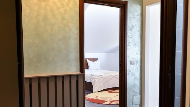 Unclassified image, 1 of 88, button - Aparthotel Metropol (Iasi)
