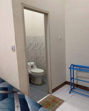Bathroom - Fajar Room and Stay (Badung)