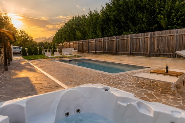 Bain à remous extérieur