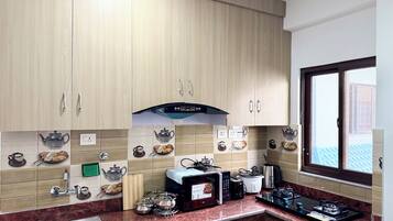 Apartment, Balcony, City View | Private kitchen