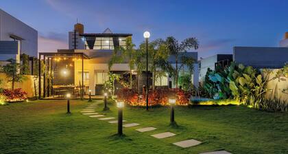 Villa Prism by Stayjadepoolpyramid Room1hr Blr