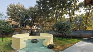 Exterior - The Rustic Ridge Villa by Stayjadepool1hr E-city (Hosur)