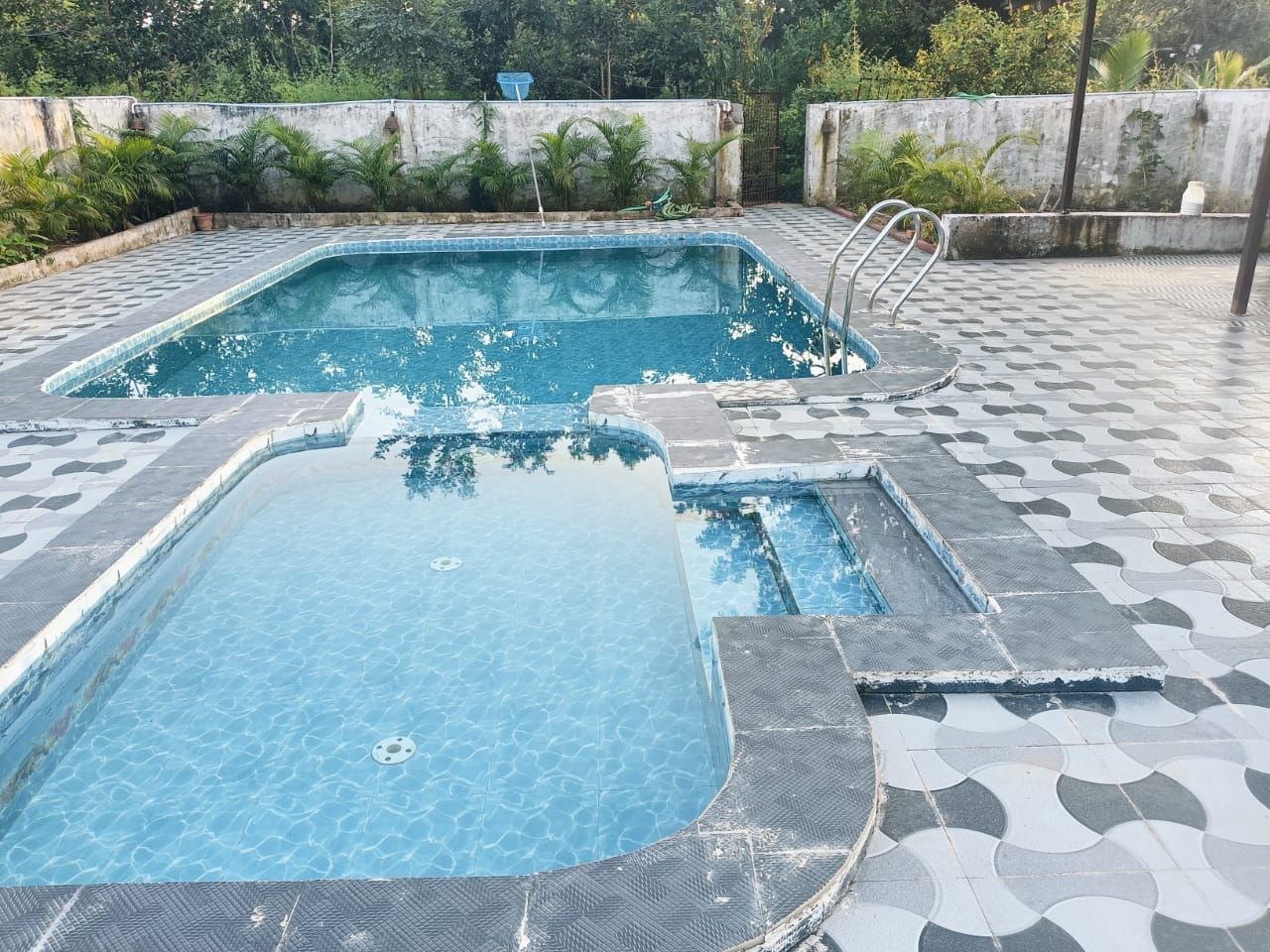 Single Room | Pool