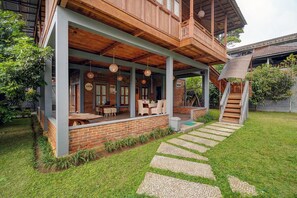Ảnh chưa phân loại, 2 trong số 49 ảnh, nút