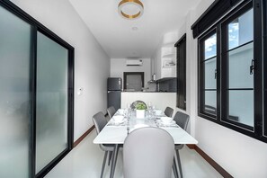 Dining - Elyana Villa -3BR Oasis in Rawai (Tambon Rawai)