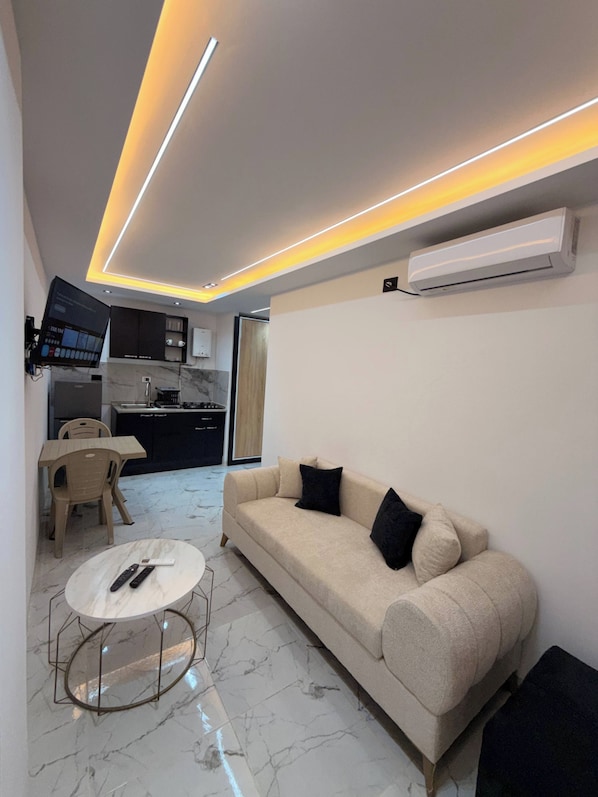 Living area - Vrbo Property (Omrane Superieur)