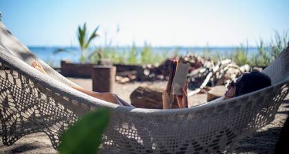 Cozy Casita · Ocean View · Fiber WiFi · 2BR ·beachfront