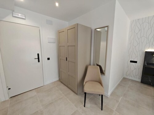 AH RENTALS Smart Living