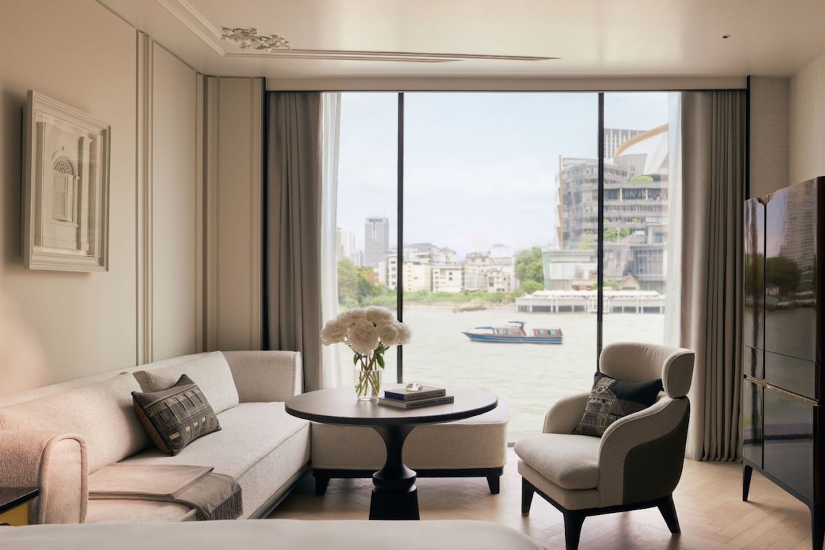 Deluxe Room, River View | Premium bedding, minibar (some free items), in-room safe