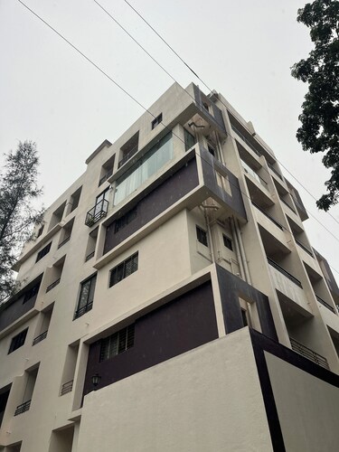 Cozy 1-bedroom kitchen apartment in peaceful Igatpuri with bathtub and AC