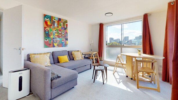 Unclassified image, 1 of 15, button - Vrbo Property (Croydon)