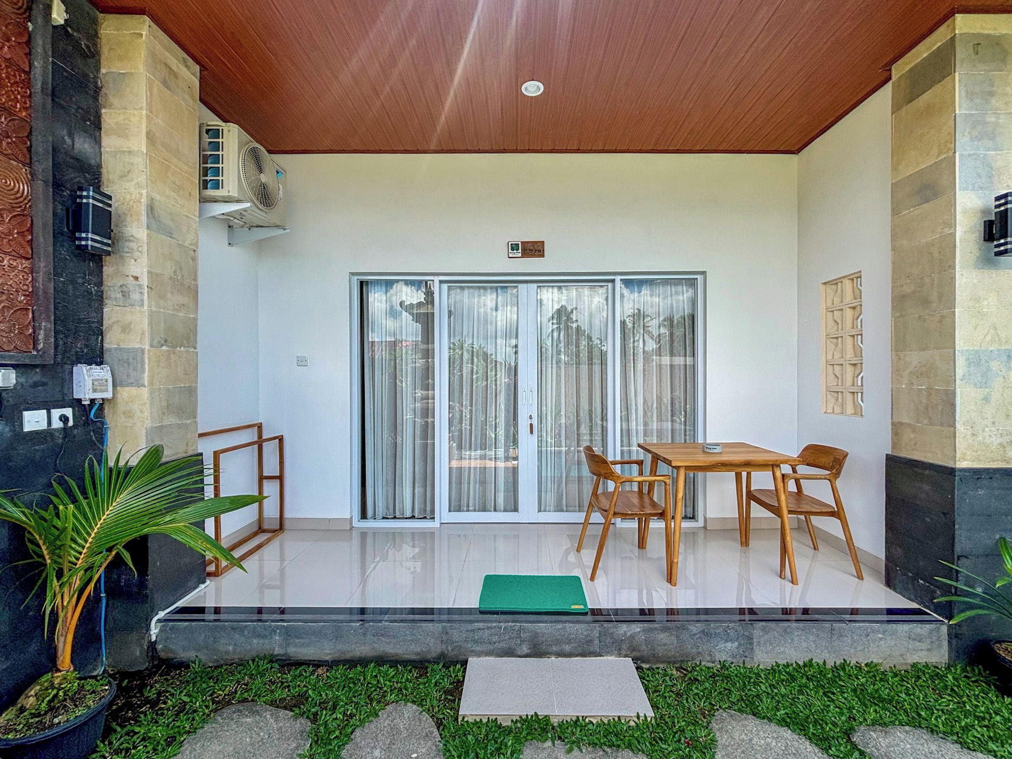 Room with Terrace | Exterior