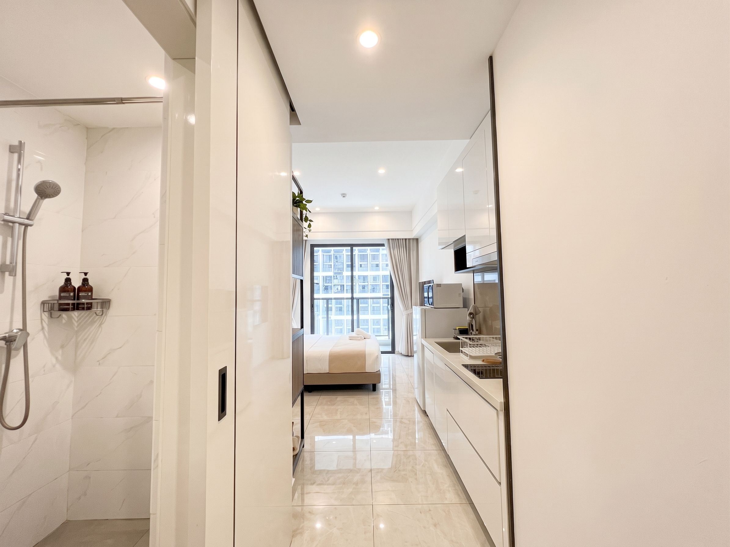 Comfort Studio Suite, Balcony, City View | Iron/ironing board, free WiFi