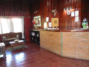 Unclassified image, 4 of 51, button - Hotel Bristol Airport (San José)