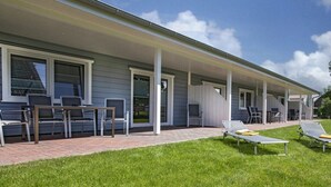 Outdoor dining - - Karstens Holiday Farm (Elpersbüttel)