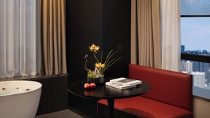 Executive-Doppelzimmer | Badezimmer | Kostenlose Toilettenartikel, Handtücher, Seife, Shampoo