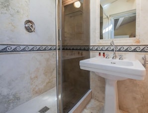 Bathroom - Ricasoli Terrace (Florence)