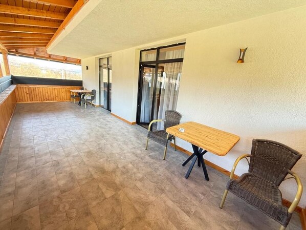 Family Room, Balcony | Outdoor dining