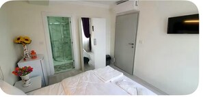 Standardzimmer, Balkon, Stadtblick | Badezimmer
