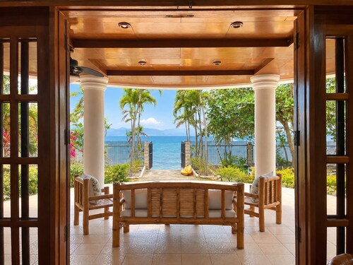 Spacious Private House Beachfront! For couples or family retreat.