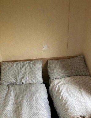 Unclassified image, 3 of 12, button - Cabin Sleeps 4 With Pets Welcome (Mablethorpe)