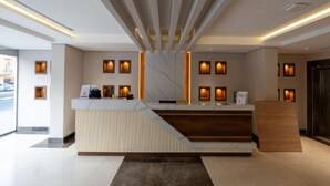 Ảnh chưa phân loại, 3 trong số 28 ảnh, nút