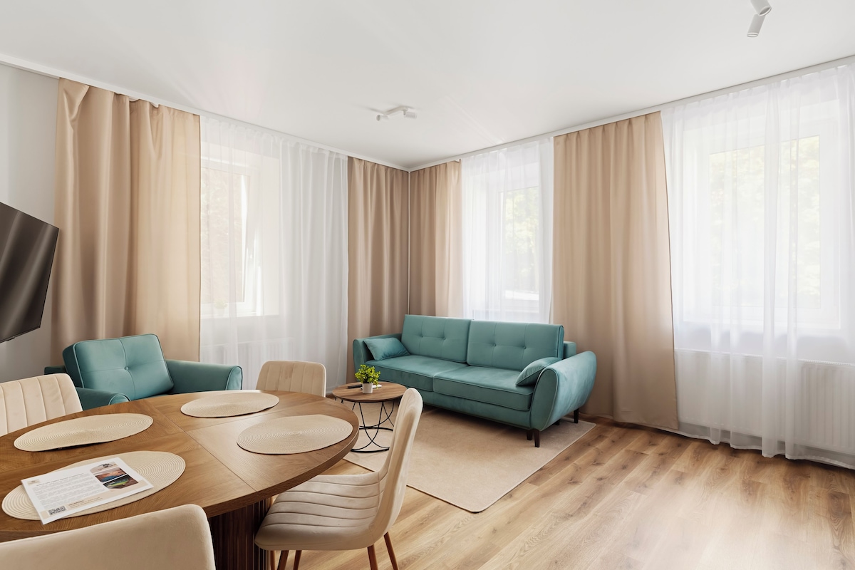 Apartment, Kitchenette, Ground Floor | Iron/ironing board (on request), WiFi (free), bed sheets