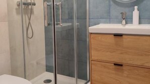 Standard-Apartment, Flussblick | Badezimmer