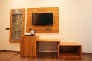 Family Room, Pool View - Onyxx Nature Resort (Chhoi)